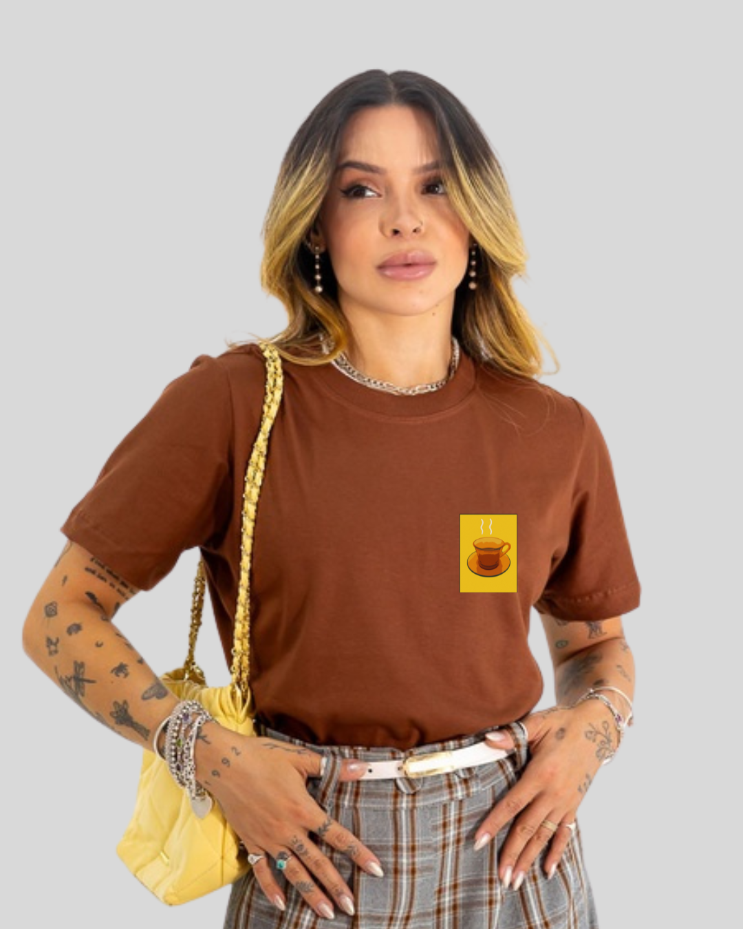 Camiseta Feminina - Xícara Ambar