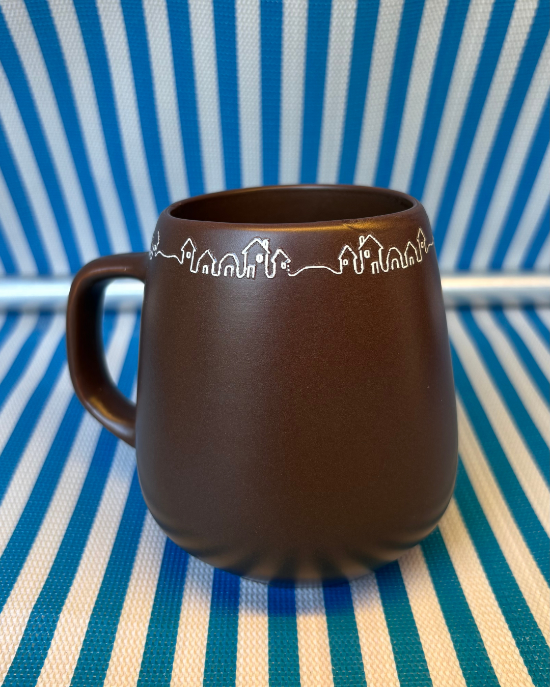 Caneca de porcelana fosca - Linha de Casinhas