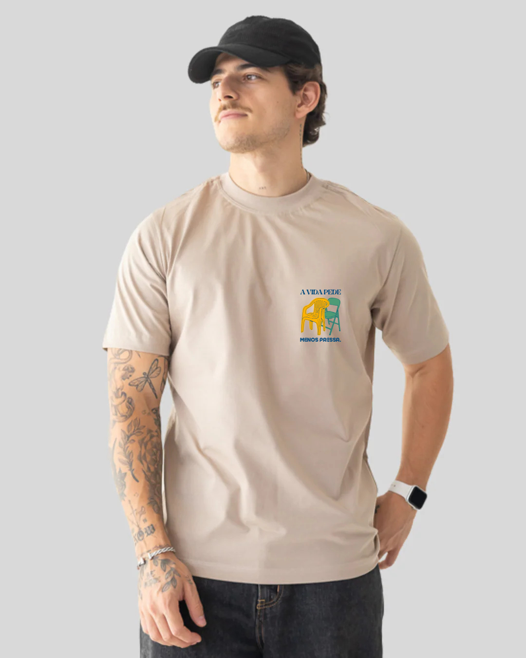 Camiseta Masculina - Cadeiras de Bar