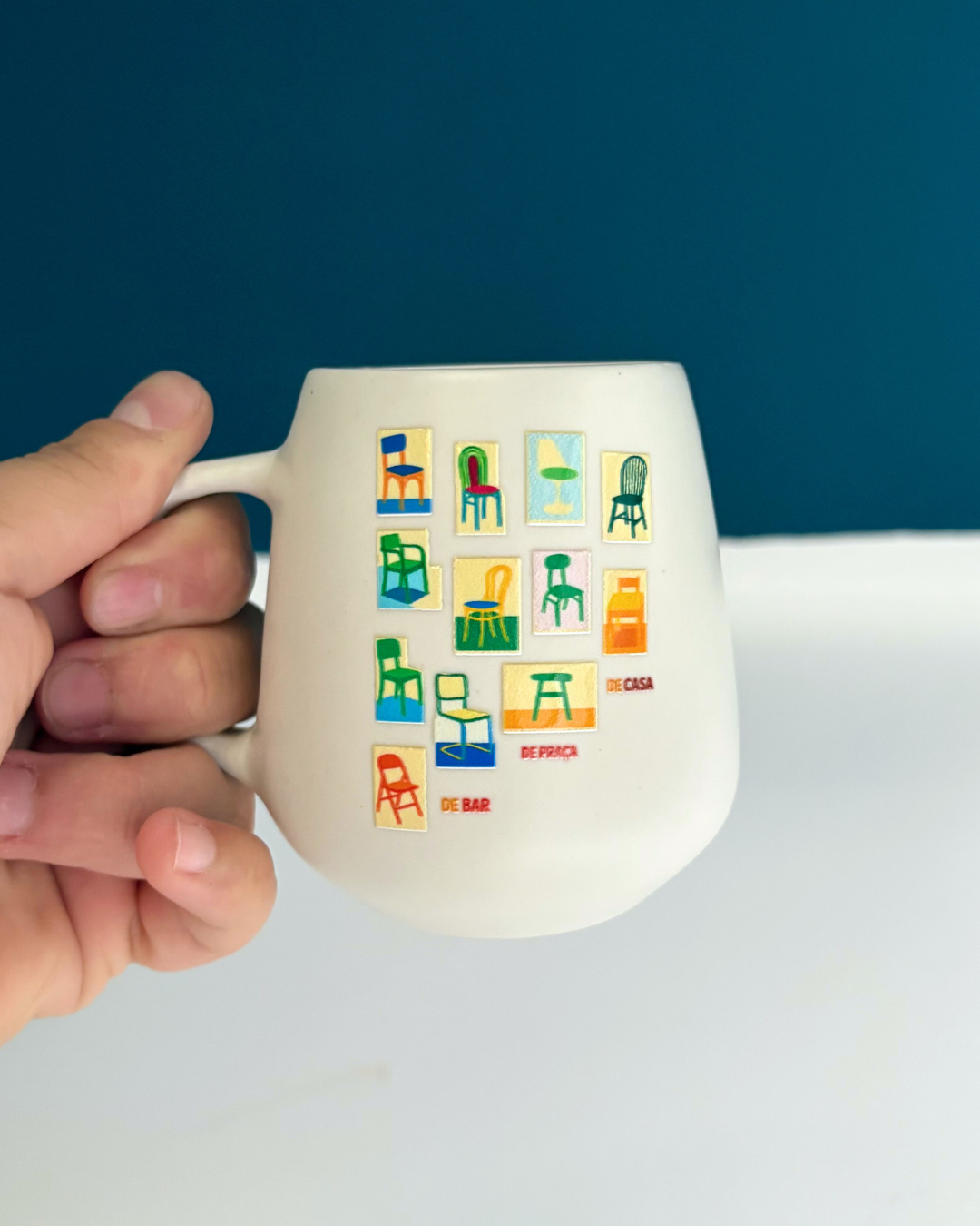 Caneca de porcelana fosca - Cadeirinhas