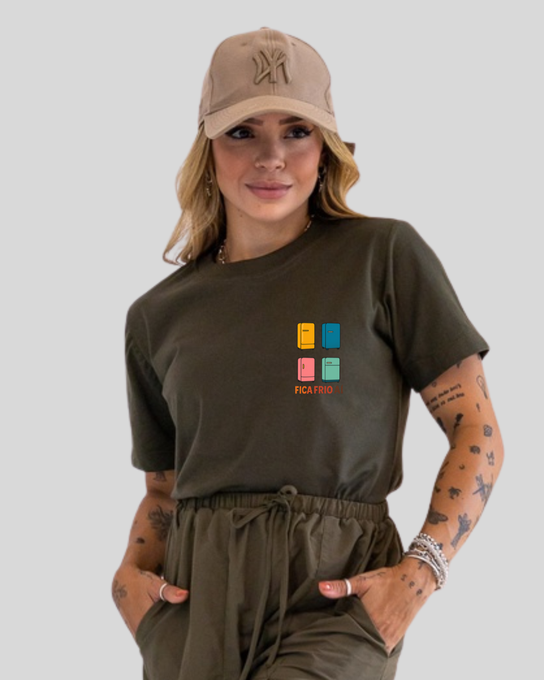 Camiseta Feminina - Fica Frio Aí