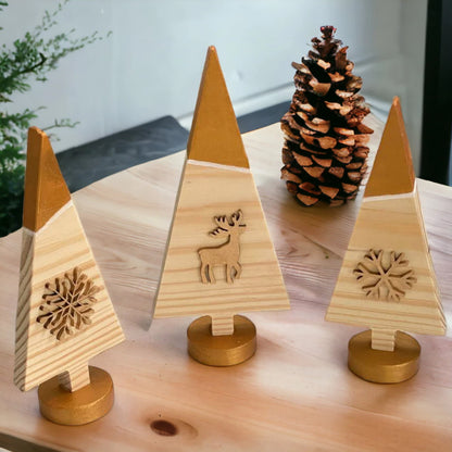 Kit com 3 Árvores de Natal em Madeira de Pinus